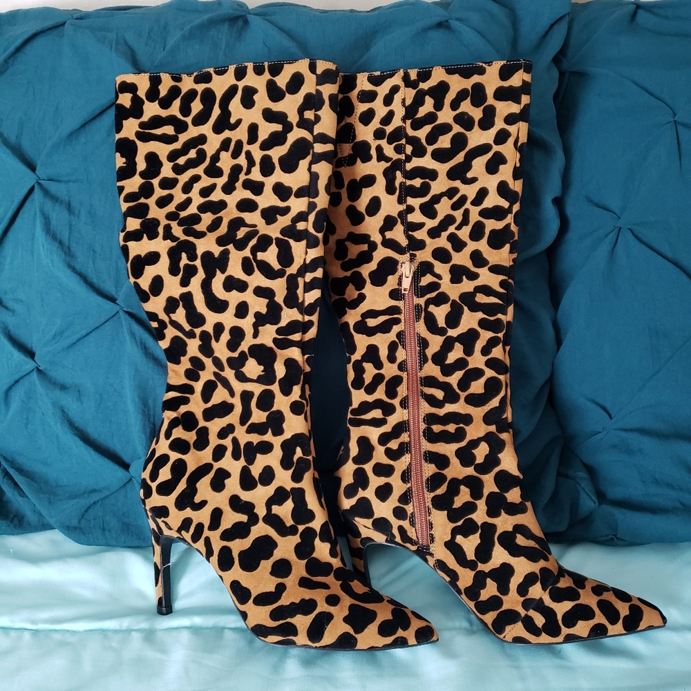 Venus Cheetah tall boots size 7
